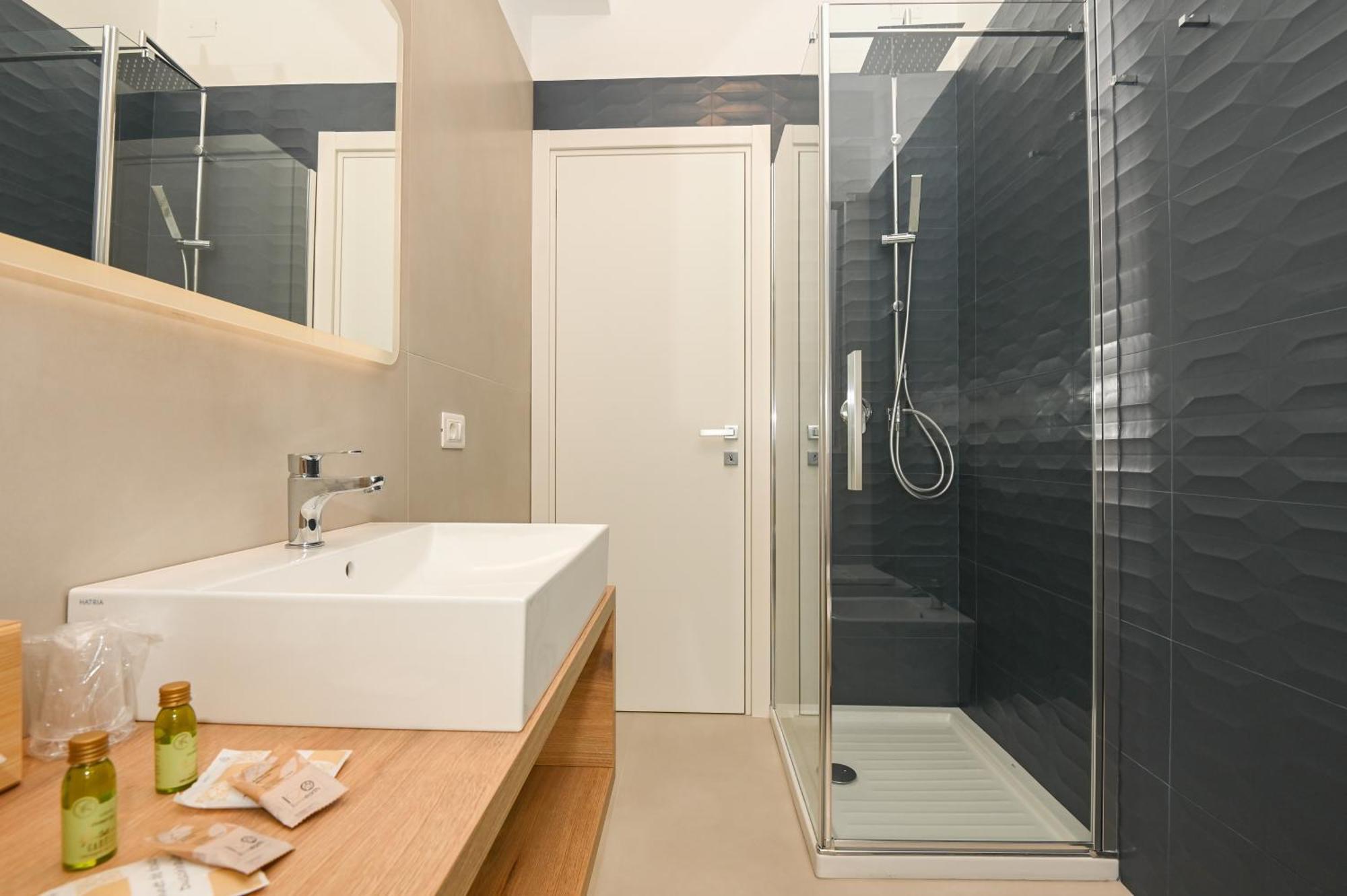Agora Vieste Rooms & Apartments Экстерьер фото