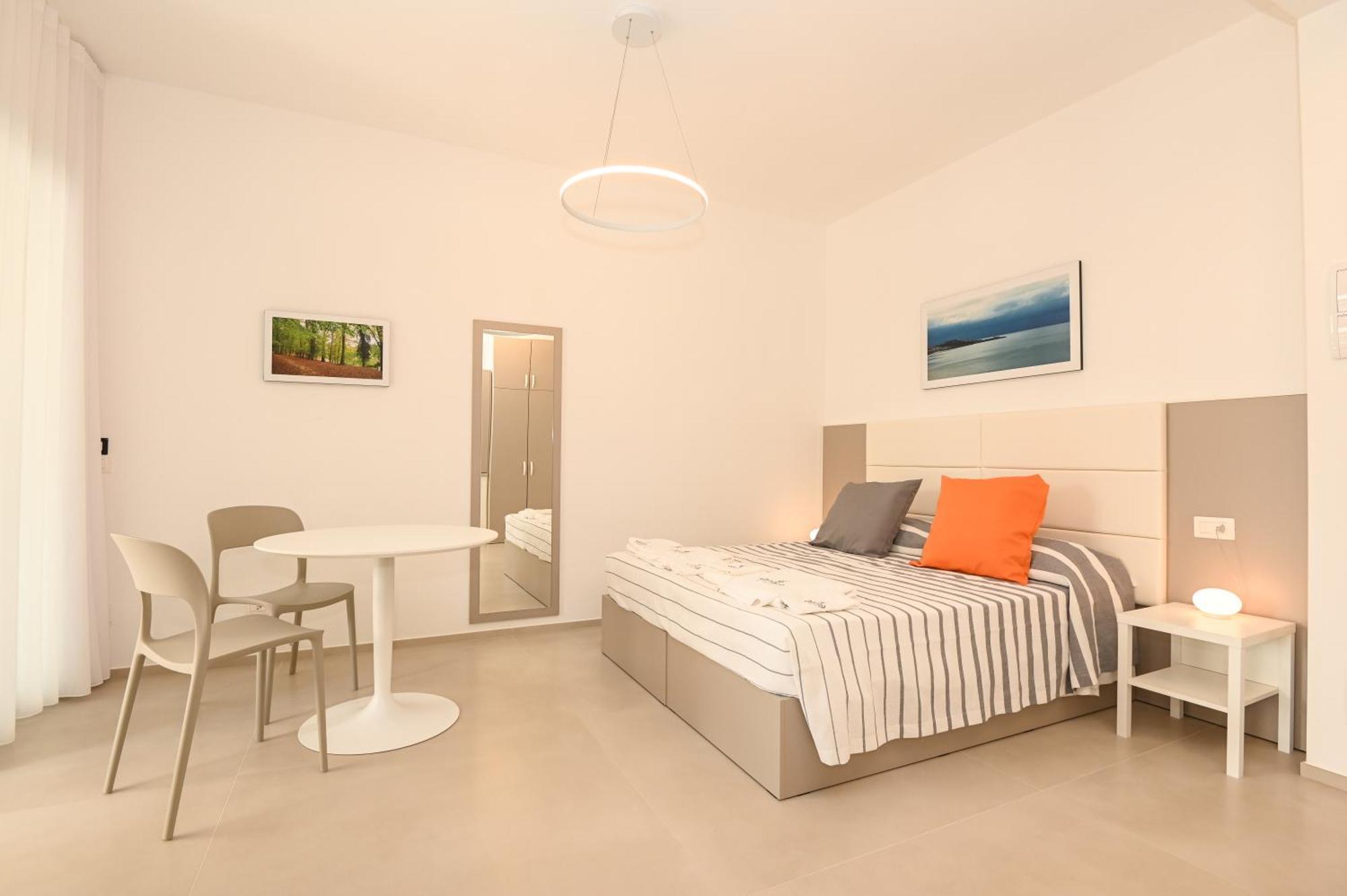 Agora Vieste Rooms & Apartments Экстерьер фото
