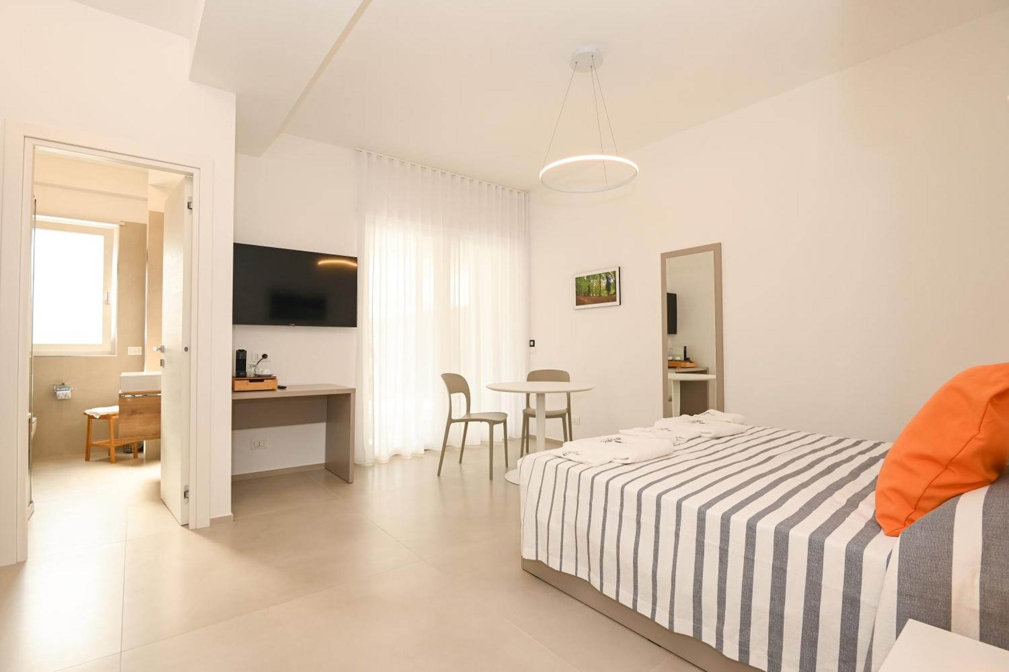 Agora Vieste Rooms & Apartments Экстерьер фото